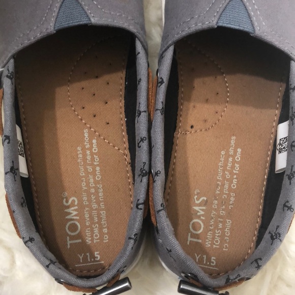 TOMS Boy Shoes size 1.5 Y(Bimini) in Grey color - Picture 6 of 8